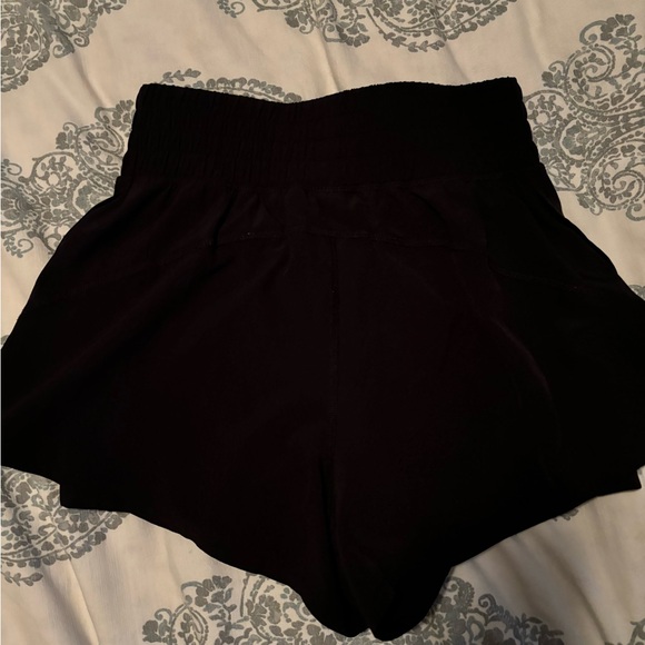 Flowy Shorts - Picture 2 of 3